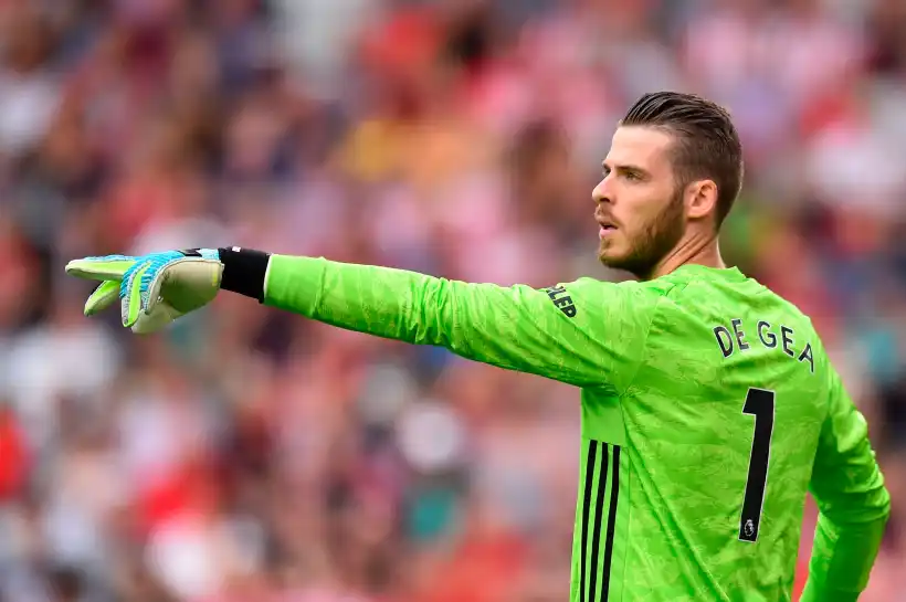 Two Premier League goalkeepers considered to replace Thibaut Courtois in Real Madrid